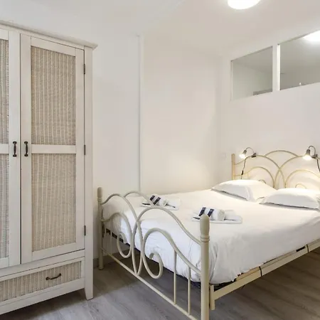 Orla - Welkeys Apartmán *